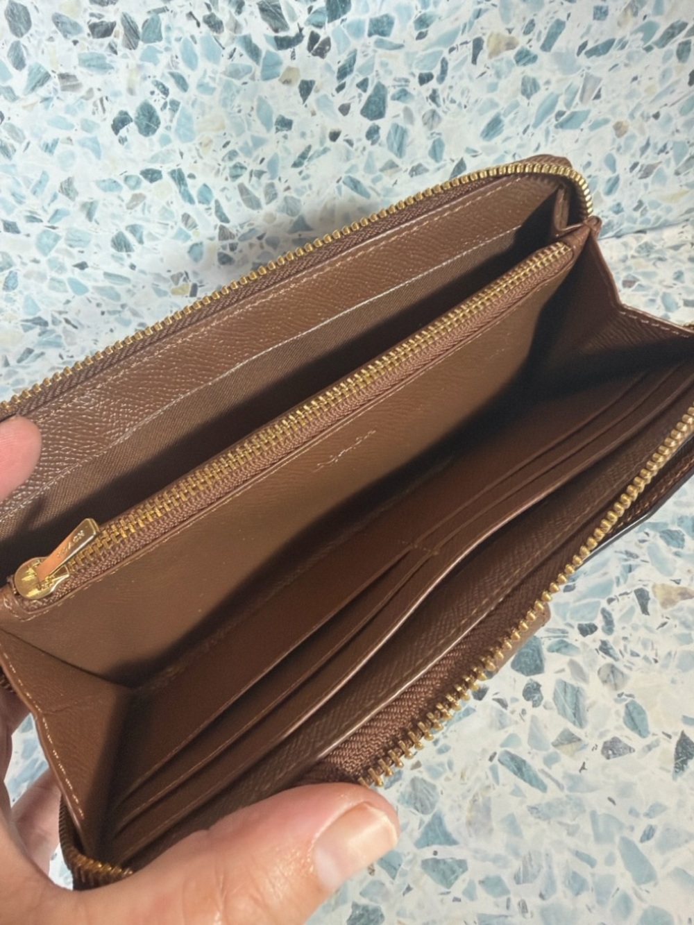 Coach Brown Crossgrain Leather Zip Around Wallet Snap Tab Gold Hardware - Picture 5 of 6